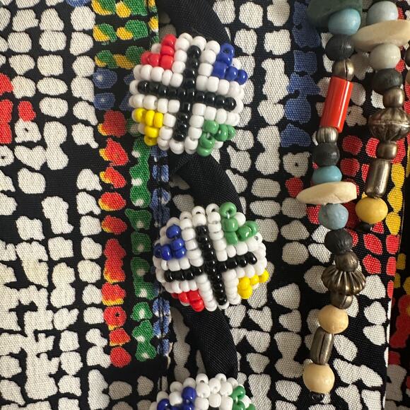 80s Vintage PLATINUM by Dorothy Schoelen | Printed Tie Front Beaded Blouse Small - Picture 5 of 8